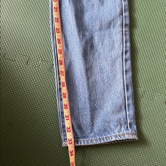 VTG 501 Levi's Women's High Rise Light Blue Jeans Size 26 Waist - Picture 12 of 14